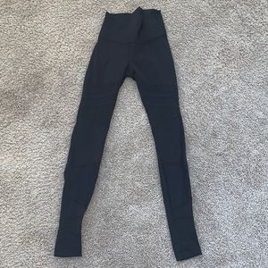 Lululemon leggings size 4